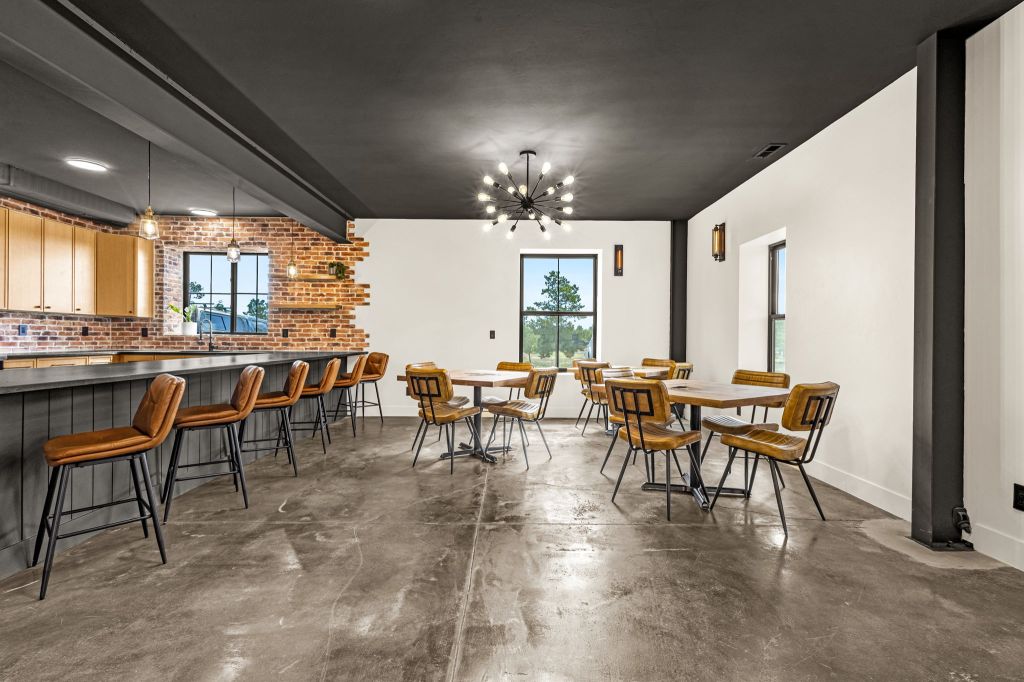 Seating area next to the dining area in the Modern Workshop.